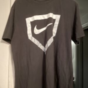 Nike tee